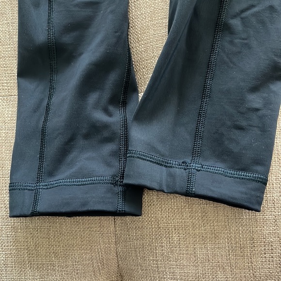 Dark Blue Lululemon Leggings Size 4 - Picture 5 of 5